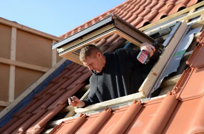 Pose de fenêtres de toit Velux à Salignac